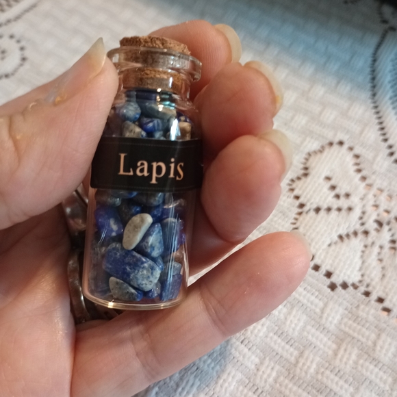 Set of 6 crystal mini jars with cork lids. - Picture 3 of 8